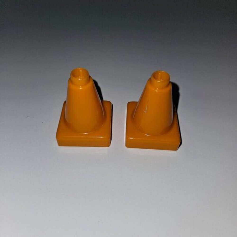 Mega Bloks Construction Toy Lot 2 Builders Cat Workers 2 Orange Safety Cones - Picture 7 of 10
